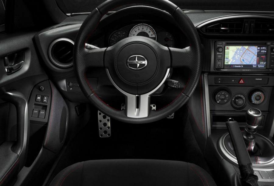 Панель приборов Scion xD 2014 года  (фото 3 из 4)